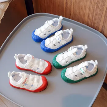 Детские сетчатые дышащие сандалии 2023 летние новые модные спортивные полусапожки для мальчиков